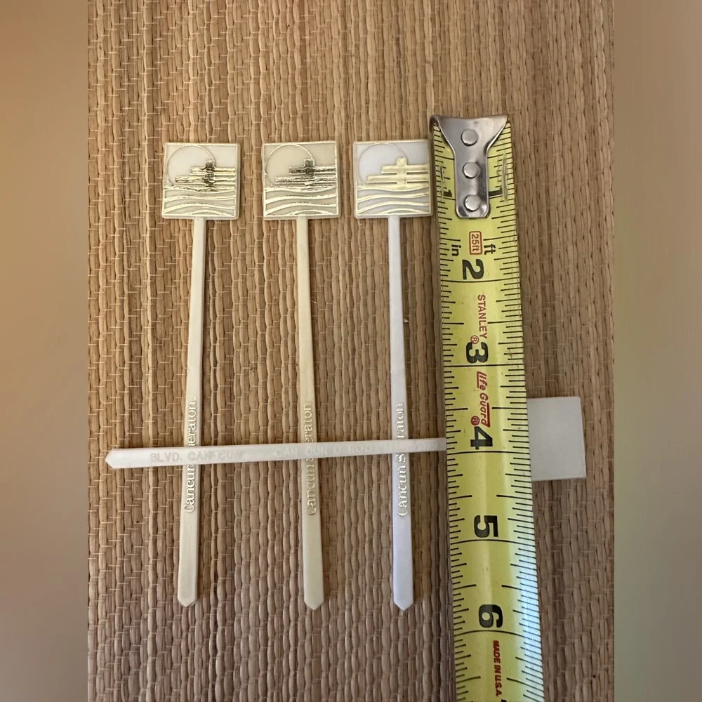Cancun Sheraton, vintage swizzle stick drink cocktail stirrers set Of 4